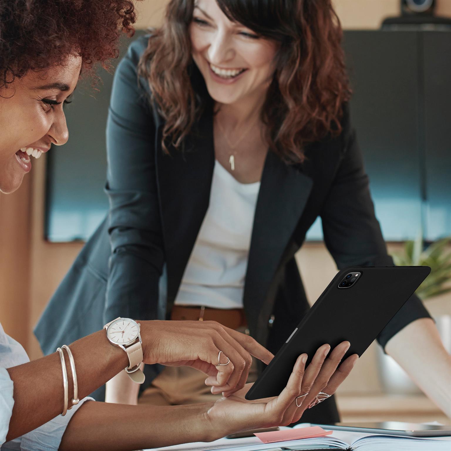 Soft Case für iPad Pro 12.9 (2020) in der Farbe Onyx Schwarz (Schwarz)