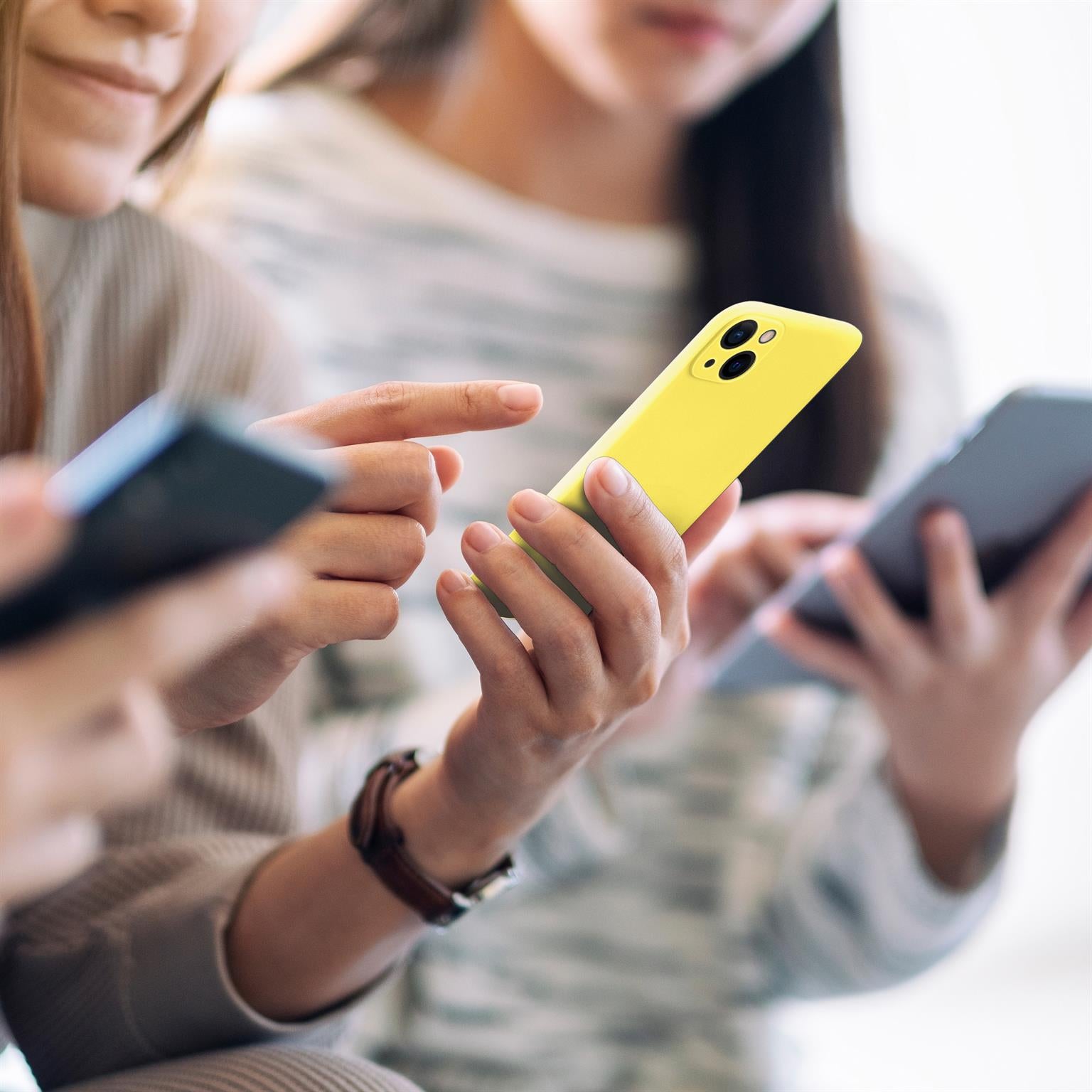 Soft Case für iPhone 14 Plus in der Farbe Melonengelb (Gelb)