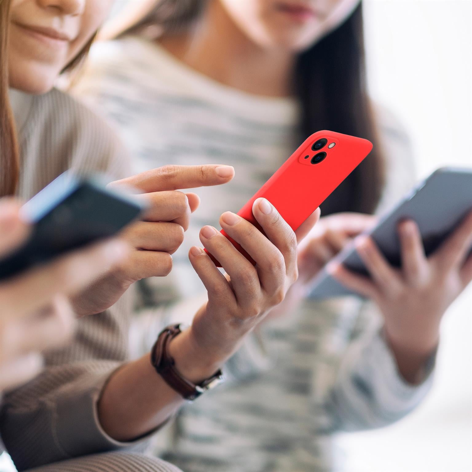 Soft Case für iPhone 14 Plus in der Farbe Rubin (Rot)