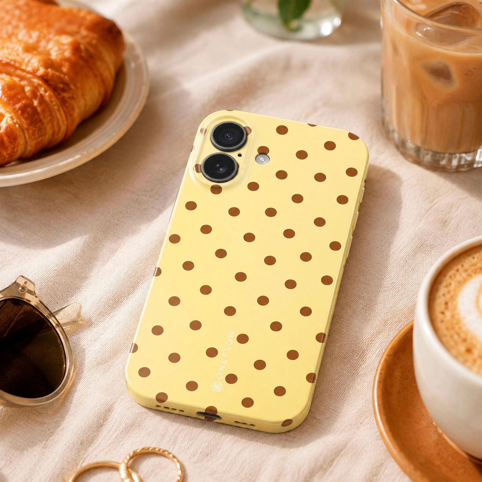 Splash Case für iPhone 18 Pro Max in der Farbe Buttercup Freckles (Gelb)
