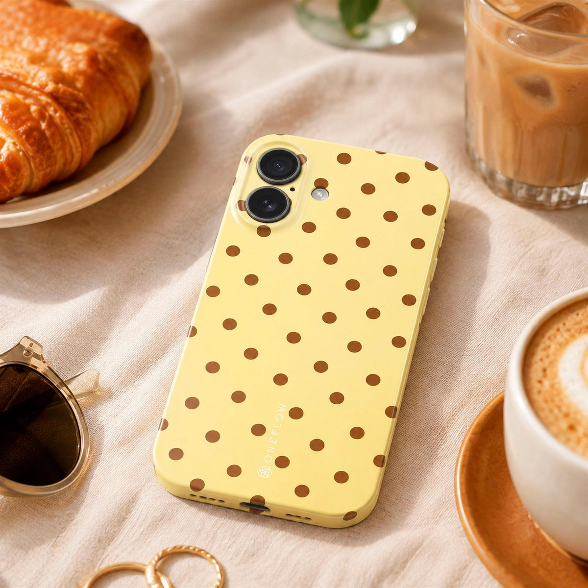 Splash Case für Samsung Galaxy A37 5G in der Farbe Buttercup Freckles (Gelb)