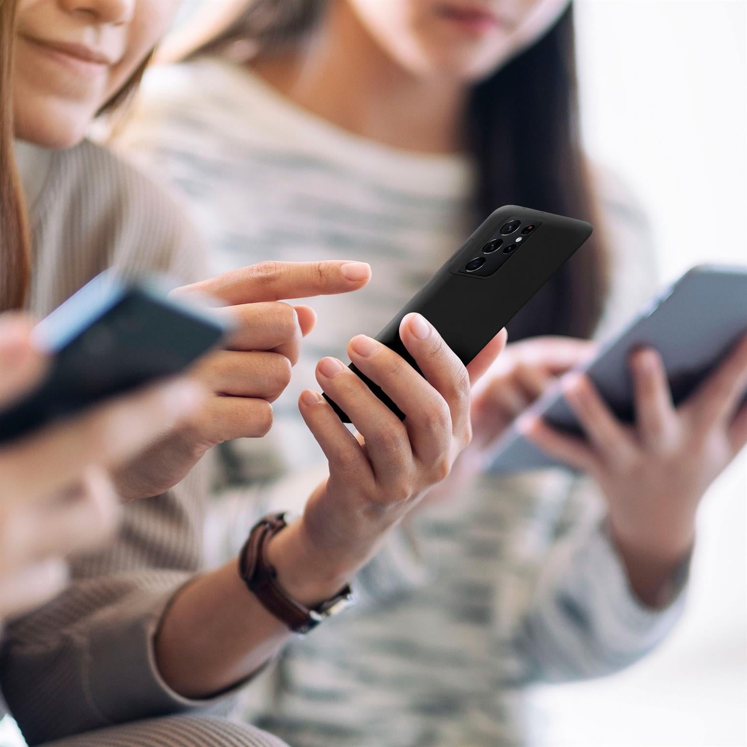 Soft Case für Samsung Galaxy S21 Ultra in der Farbe Onyx Schwarz (Schwarz)